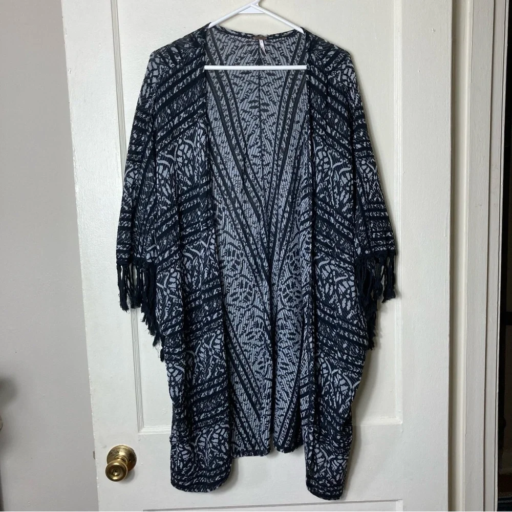 Free people black gray tribal fringe kimono top womens M/L boho - Picture 3 of 10